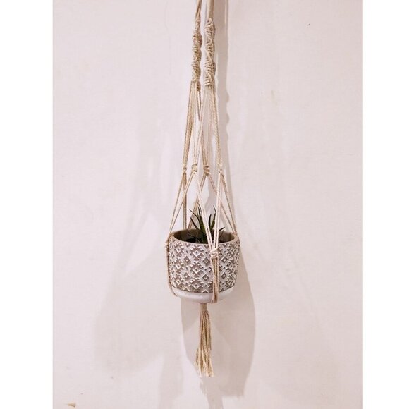 🥬2/80🥬NWT Boho Macrame Plant Hanger Hand Crafted in Canada Bohemian Home Decor - Picture 8 of 16